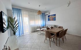 Sea Breeze V Apartment